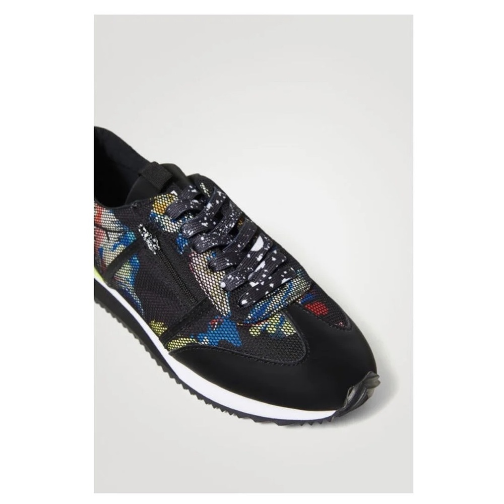Retro Runner - Christian Lacroix Designed size 6